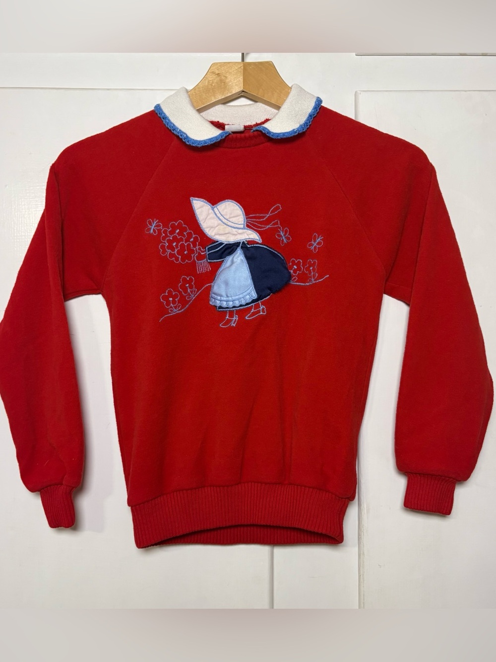 Vintage 70s/80s Kids Red Peter Pan Collar Bonnet Lady Applique Sweater Top